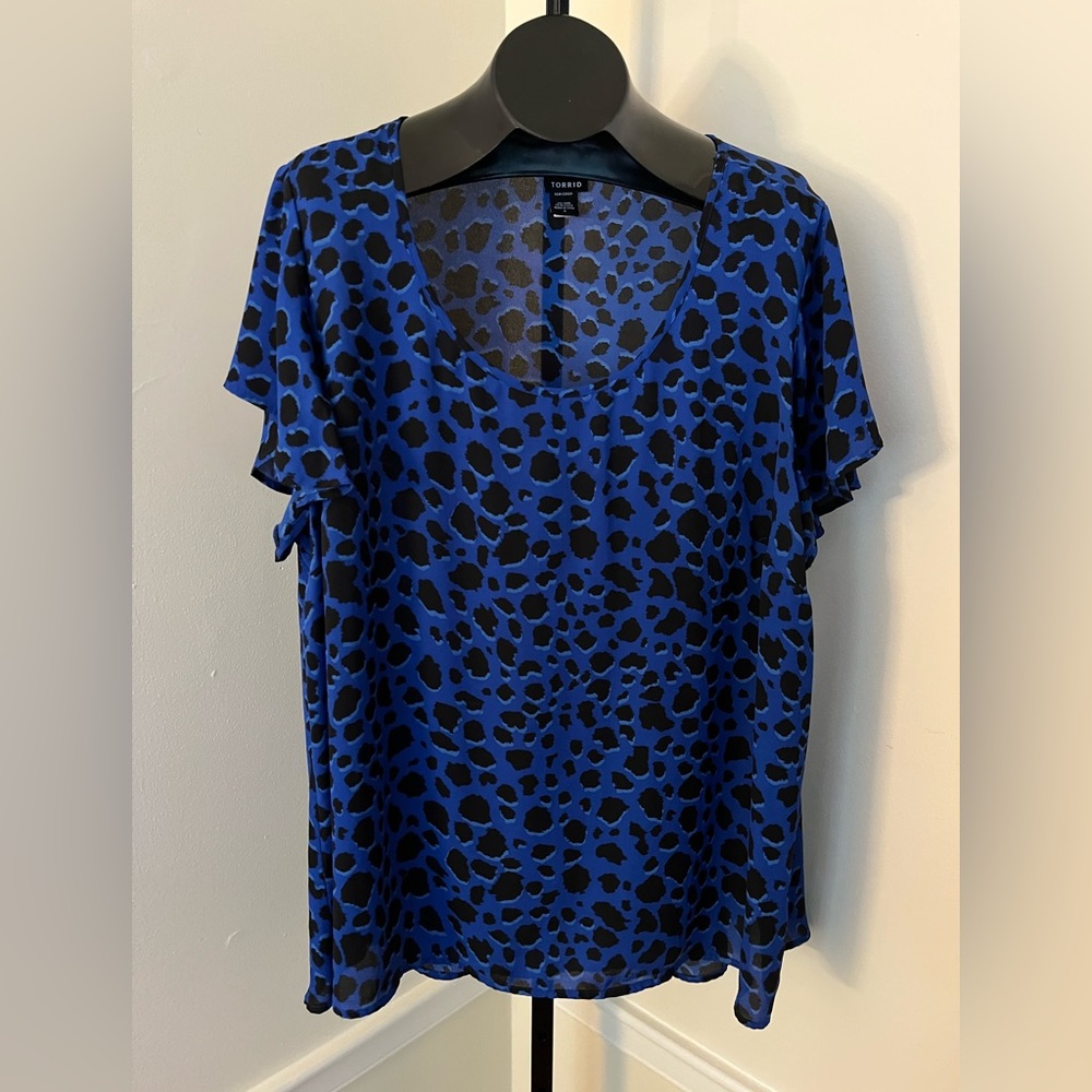 Torrid Short Sleeve Blouse-EUC